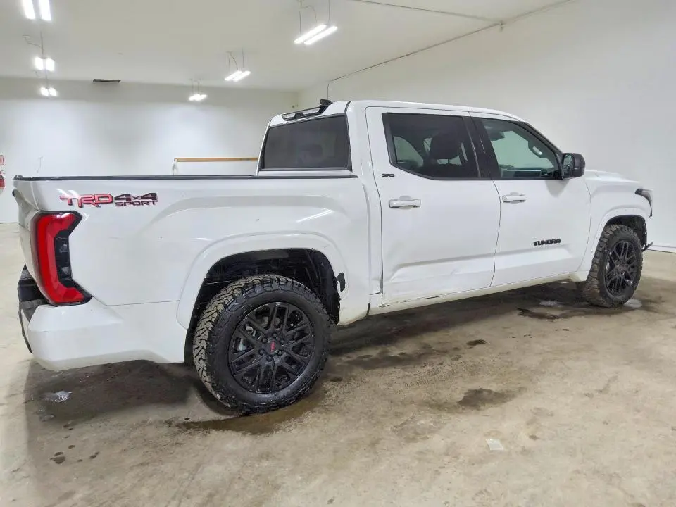 2022 TOYOTA TUNDRA SR5  