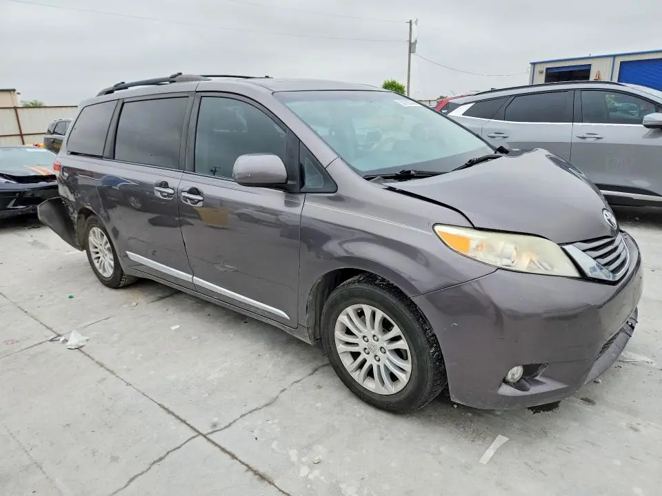 2012 TOYOTA SIENNA XLE 8-PASSENGER  