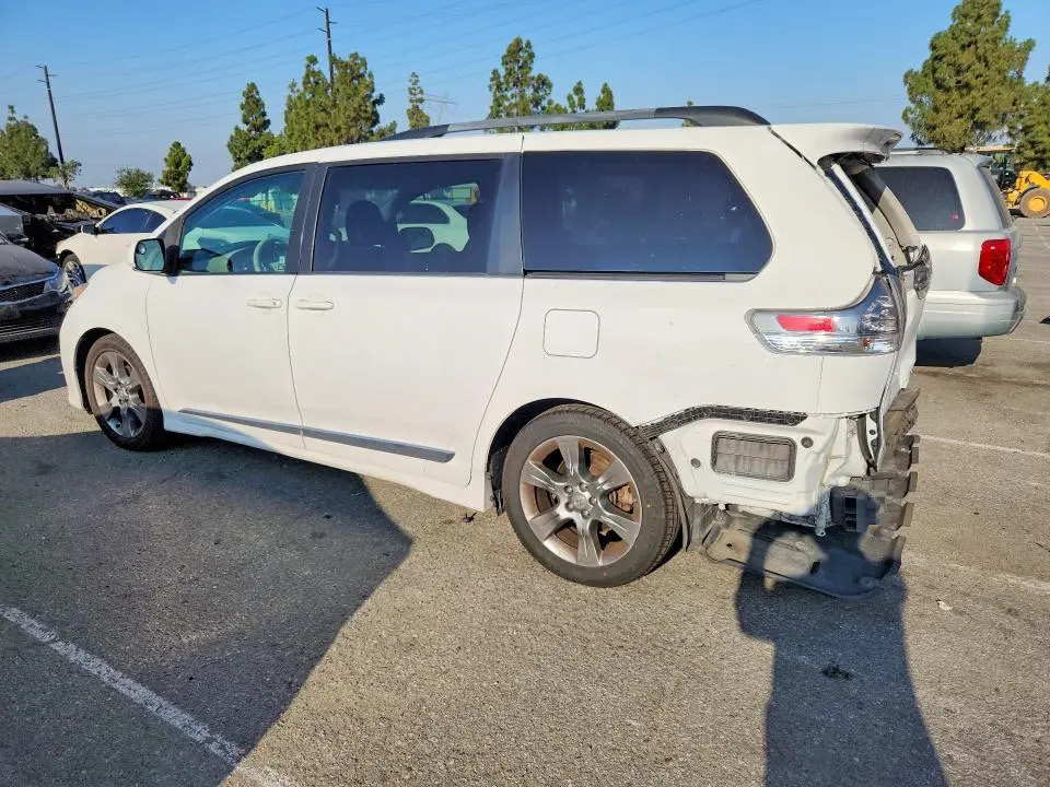 2011 TOYOTA SIENNA SPORT  