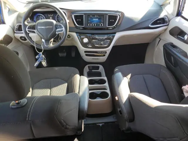 2021 CHRYSLER VOYAGER LX  