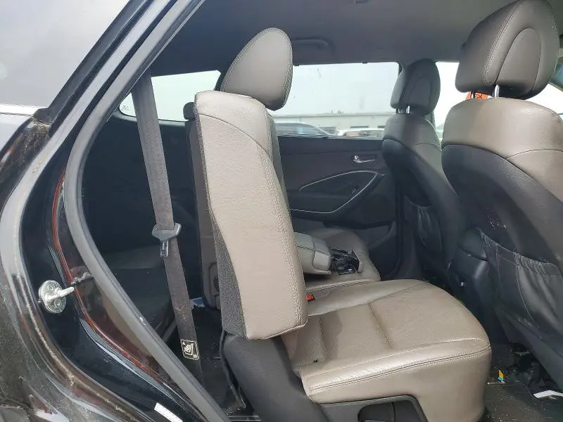 2018 HYUNDAI SANTA FE SE  