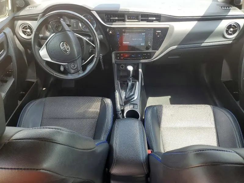 2017 TOYOTA COROLLA SE  