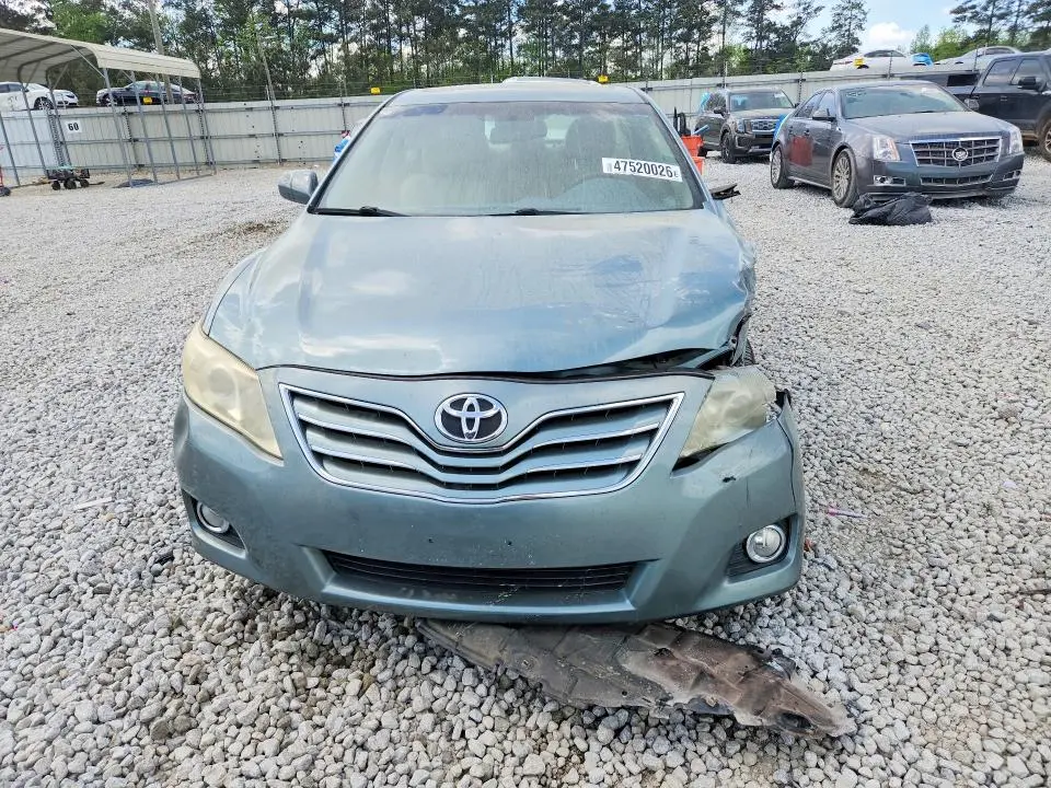 2010 TOYOTA CAMRY XLE  