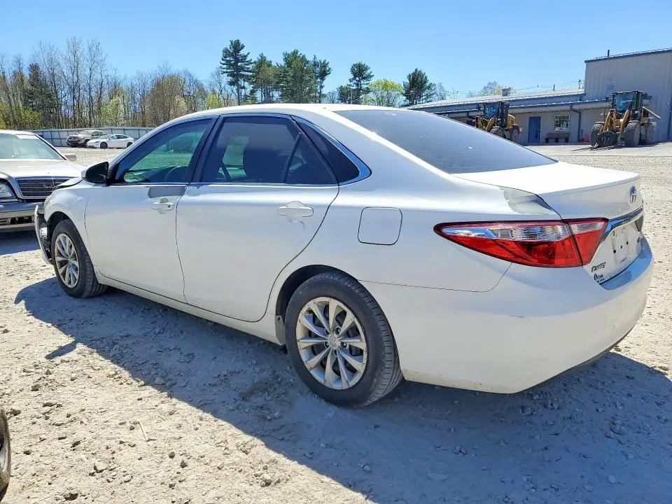 2015 TOYOTA CAMRY LE  
