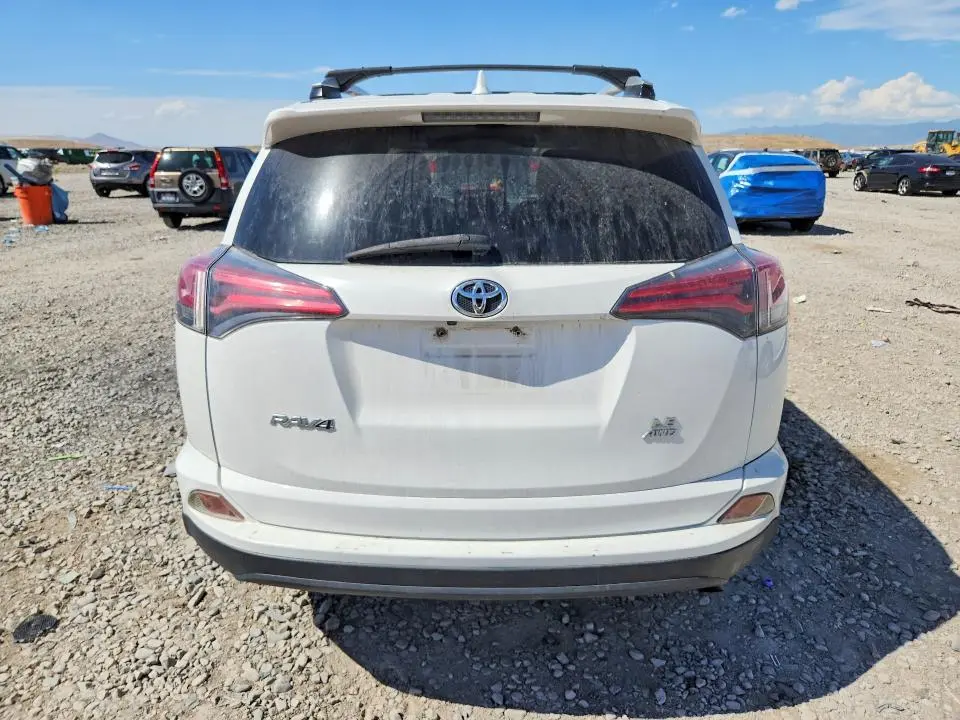 2016 TOYOTA RAV4 LE  