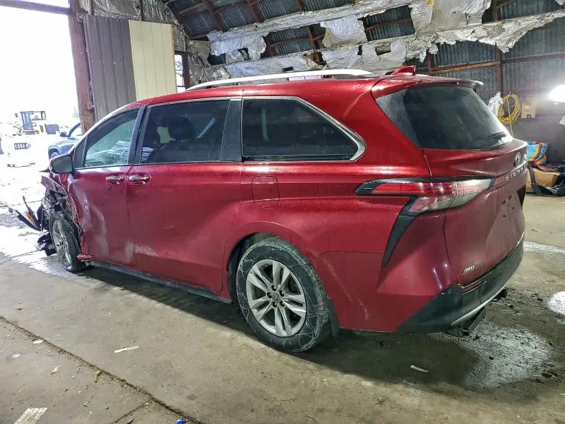 2022 TOYOTA SIENNA LE  