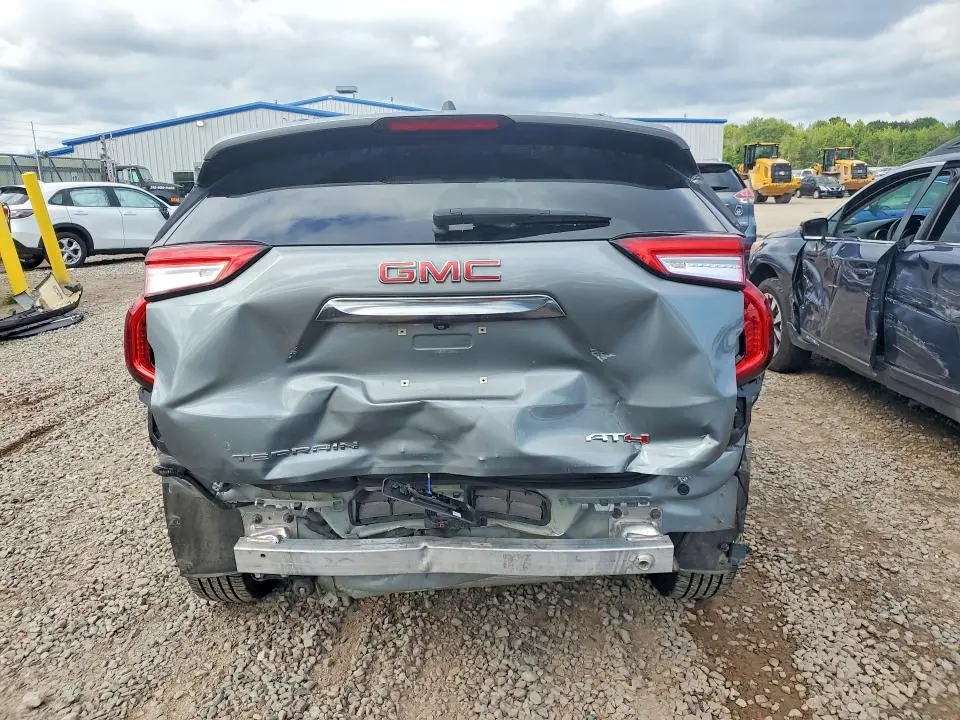 2023 GMC TERRAIN AT4  