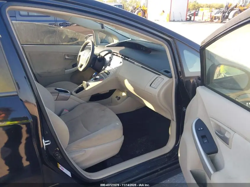 2015 TOYOTA PRIUS THREE