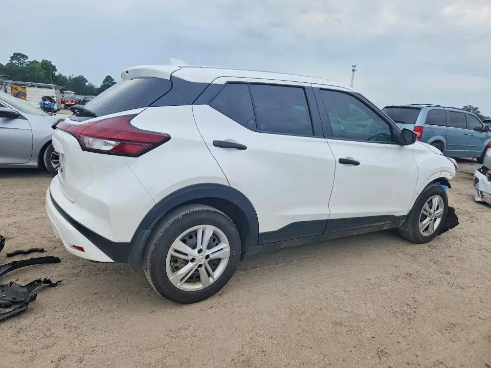 2024 NISSAN KICKS S  