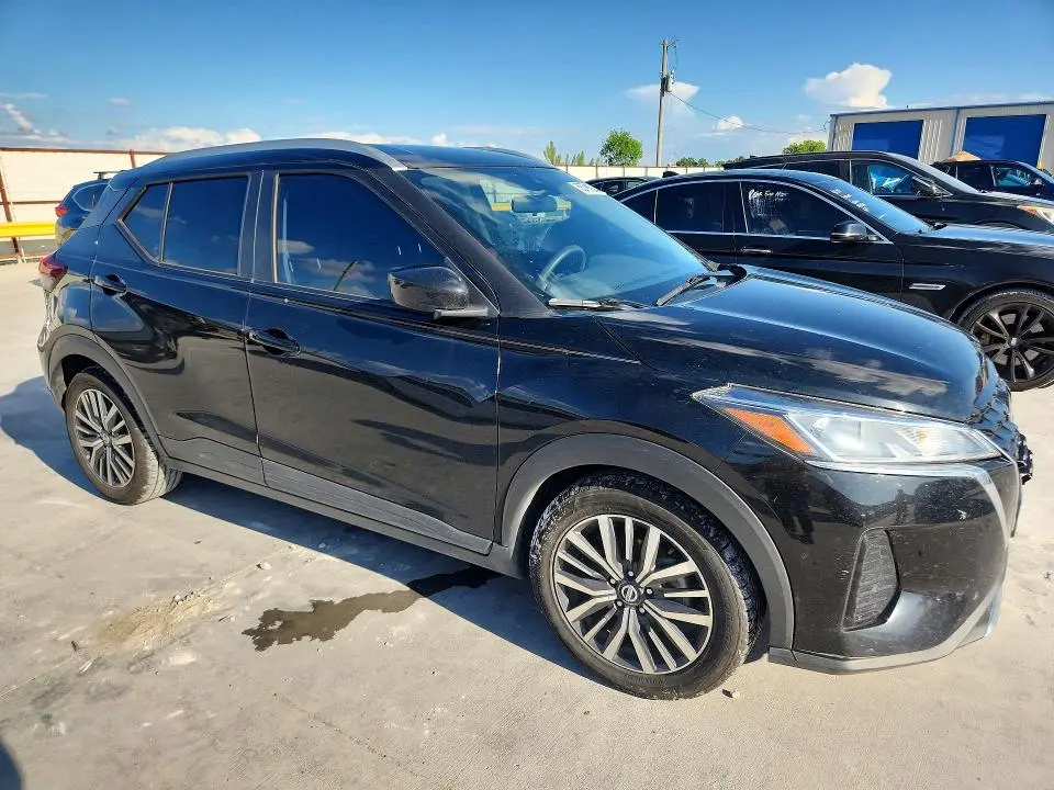 2021 NISSAN KICKS SV  