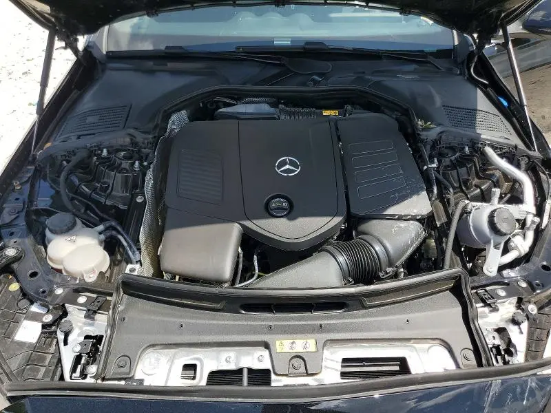 2025 MERCEDES-BENZ C 300  