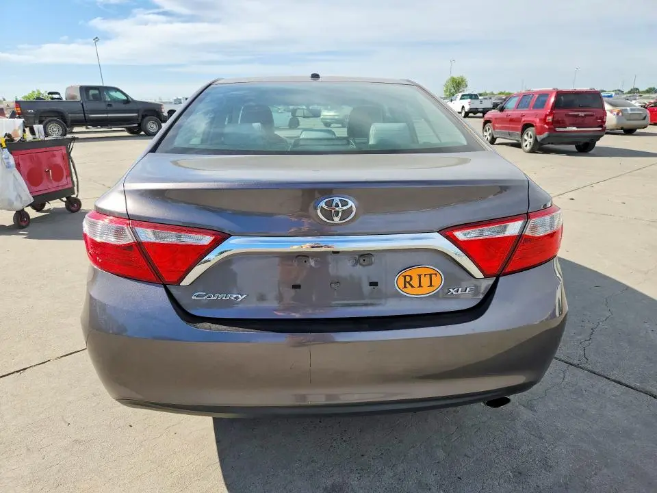 2015 TOYOTA CAMRY XLE  
