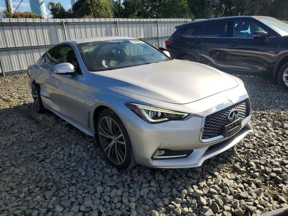 2017 INFINITI Q60 2.0T  