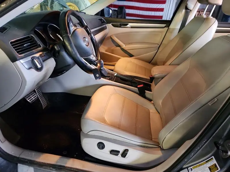 2016 VOLKSWAGEN PASSAT S  