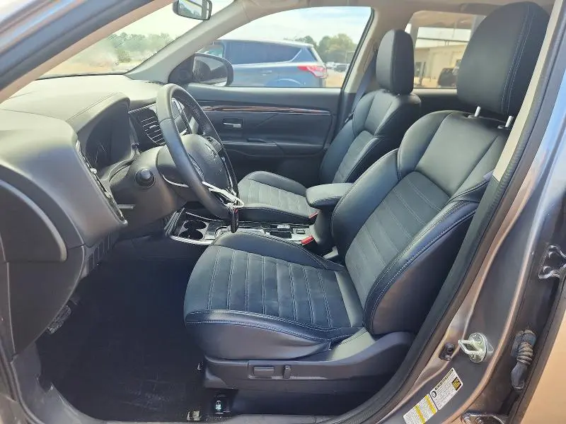 2019 MITSUBISHI OUTLANDER SE  