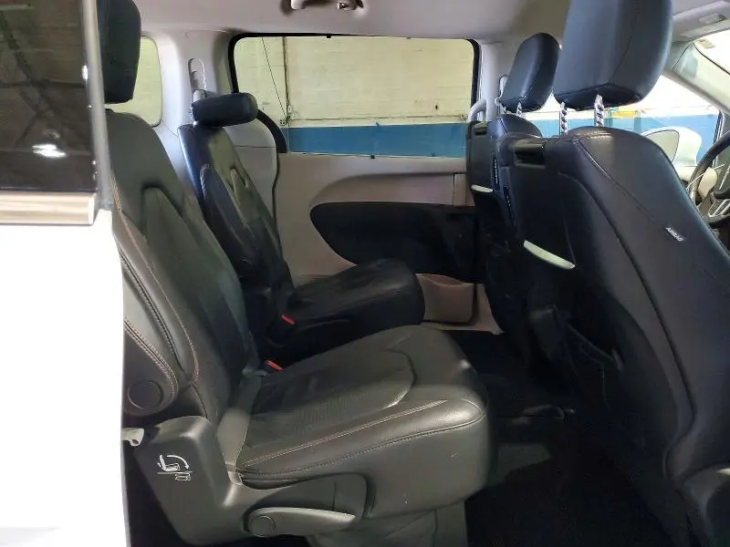 2017 CHRYSLER PACIFICA TOURING L PLUS  