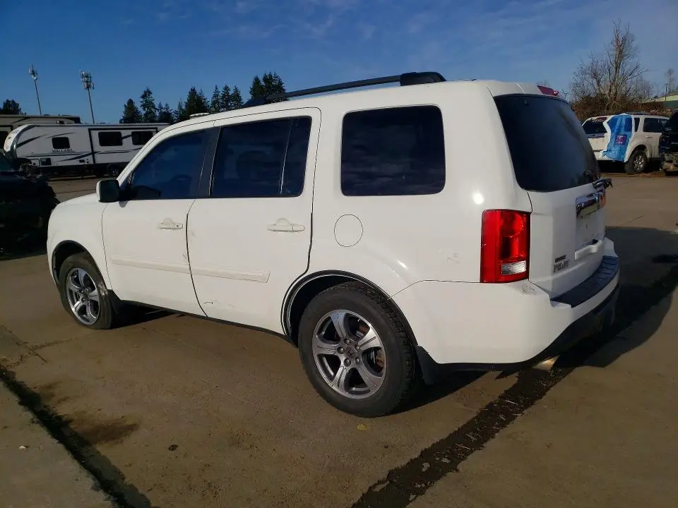 2015 HONDA PILOT SE  