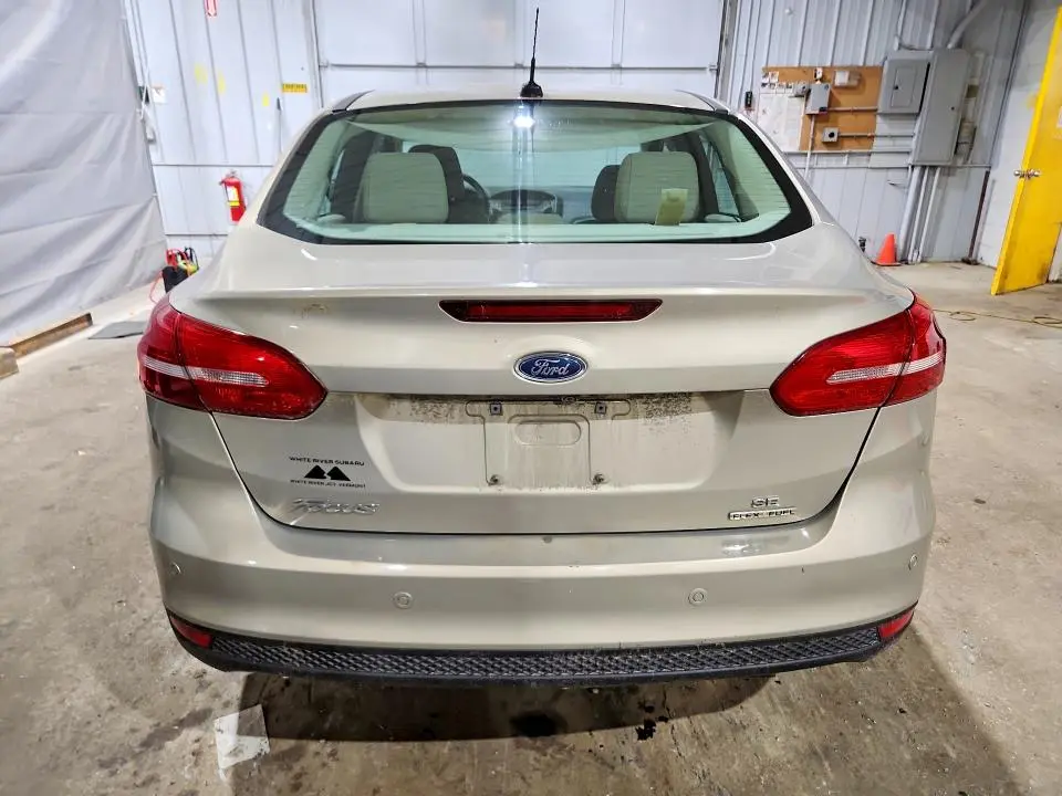 2015 FORD FOCUS SE  
