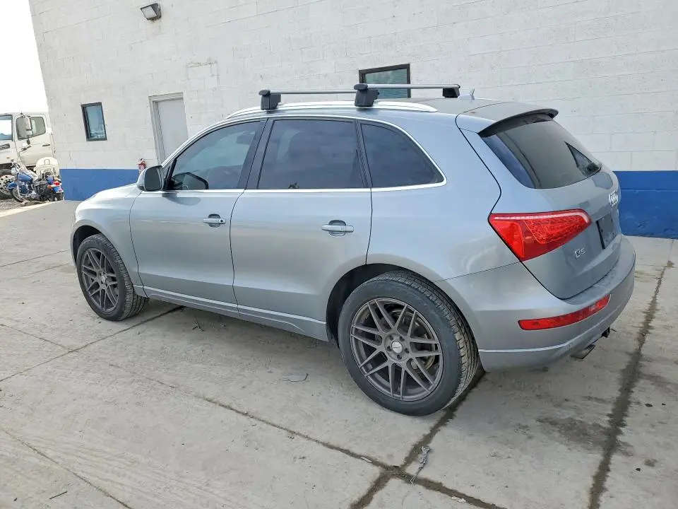 2010 AUDI Q5 PREMIUM PLUS  