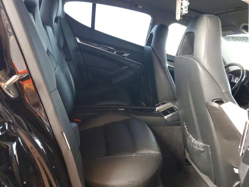 2013 PORSCHE PANAMERA 2  