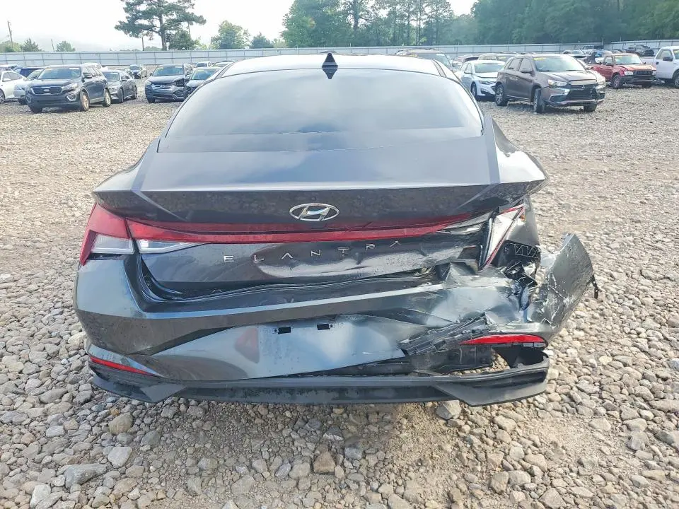 2021 HYUNDAI ELANTRA SE  