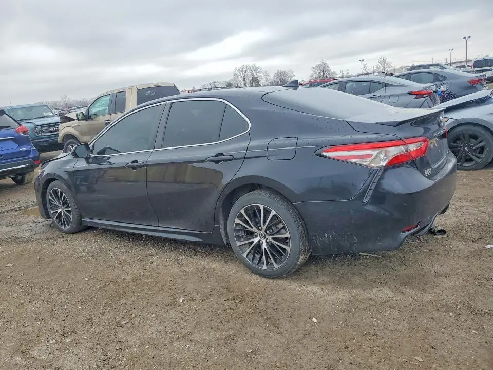 2019 TOYOTA CAMRY SE  