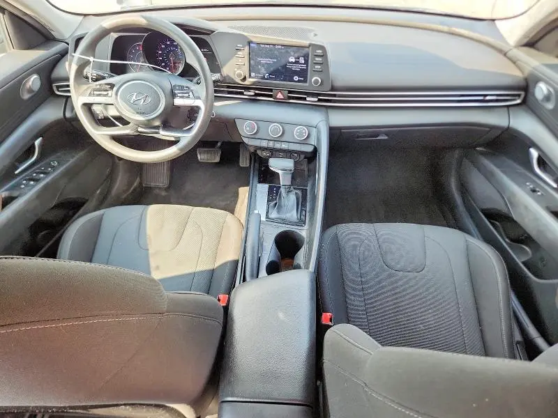 2021 HYUNDAI ELANTRA SE  