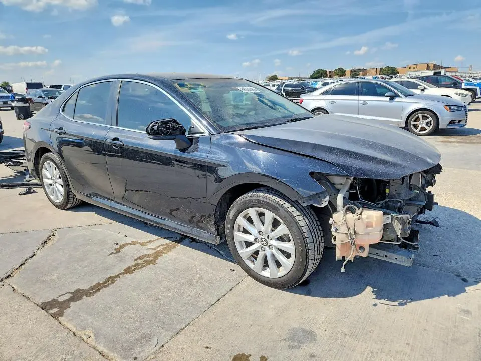 2020 TOYOTA CAMRY LE  