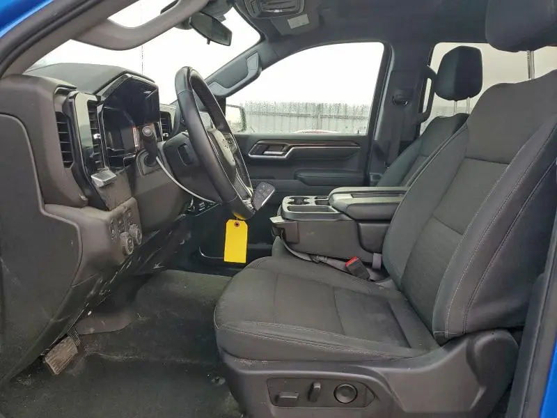 2025 CHEVROLET SILVERADO K1500 LT  