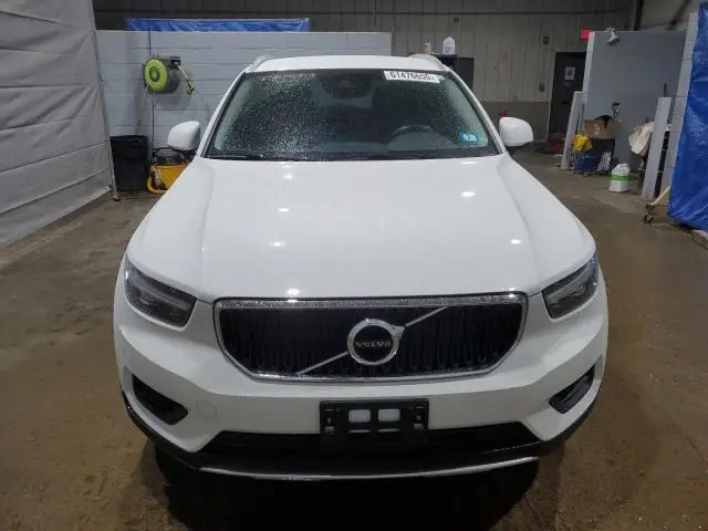 2020 VOLVO XC40 T5 MOMENTUM  