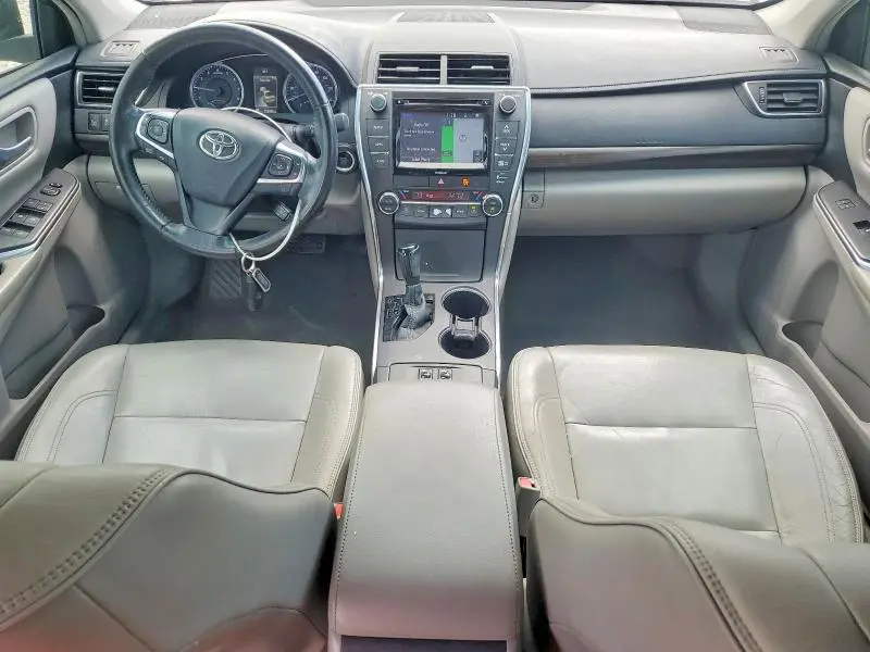 2016 TOYOTA CAMRY XLE  