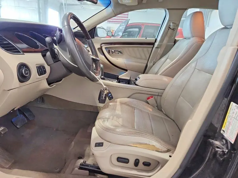 2011 FORD TAURUS LIMITED  