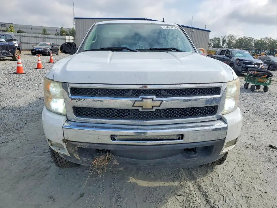 2011 CHEVROLET SILVERADO K1500 LT  