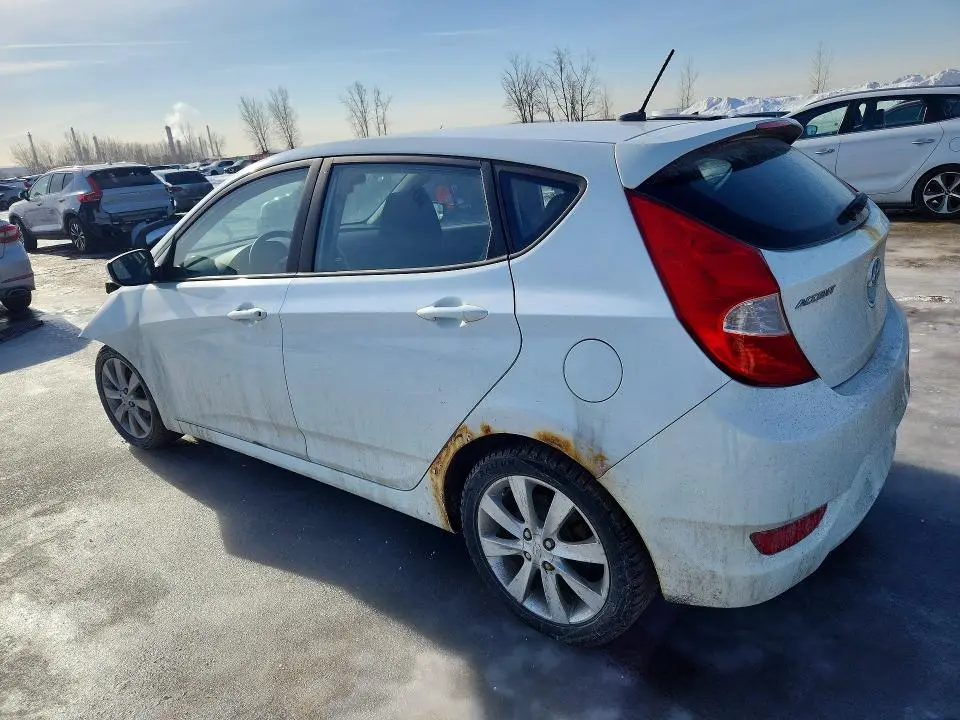 2012 HYUNDAI ACCENT SE  