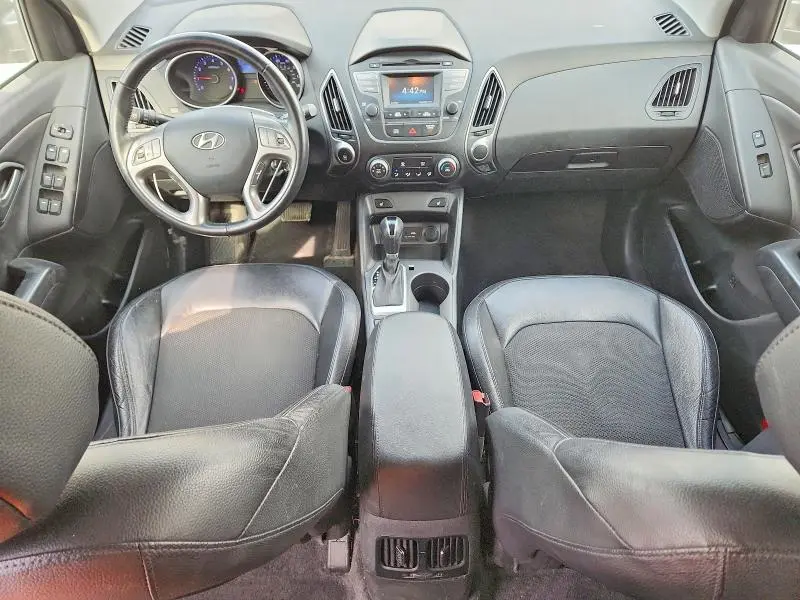 2015 HYUNDAI TUCSON SE  