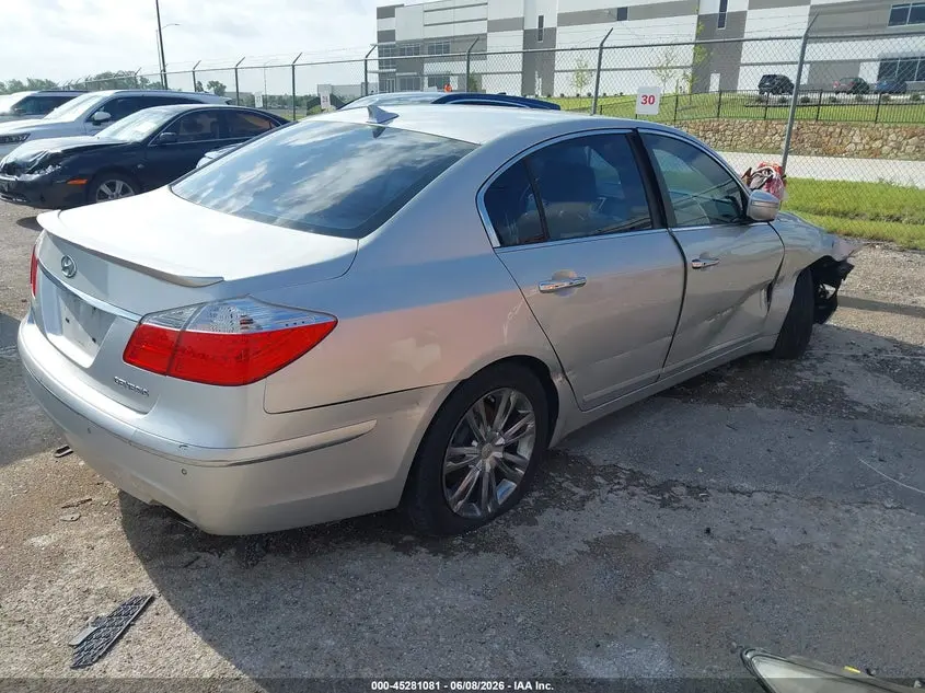 2011 HYUNDAI GENESIS 3.8