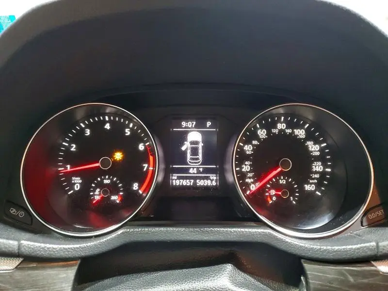 2017 VOLKSWAGEN PASSAT SE  