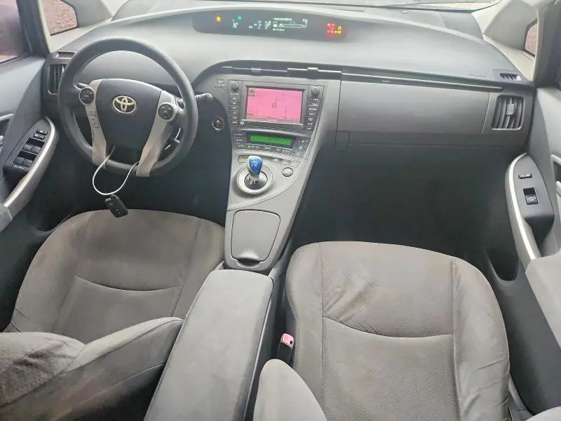 2010 TOYOTA PRIUS III  
