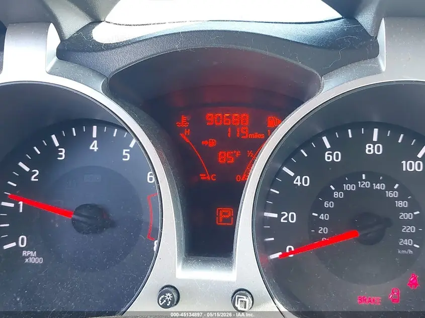 2015 NISSAN JUKE S