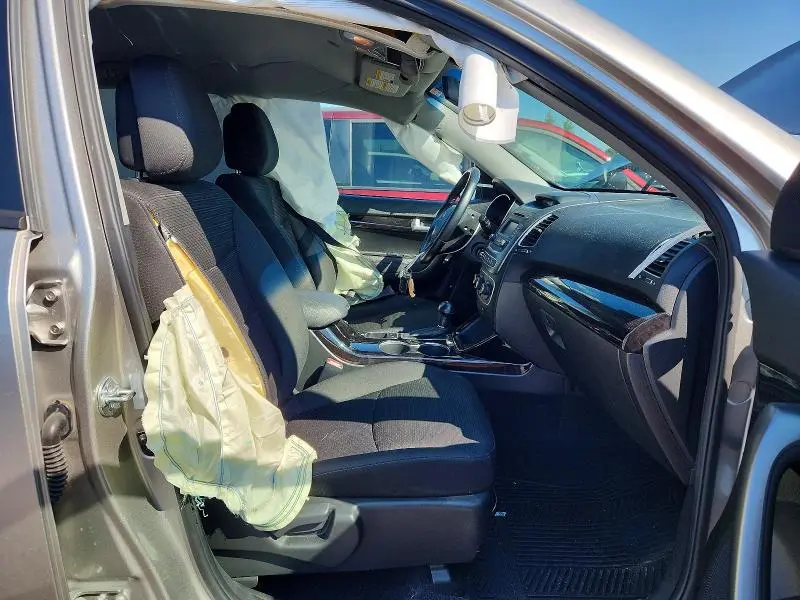 2014 KIA SORENTO LX  