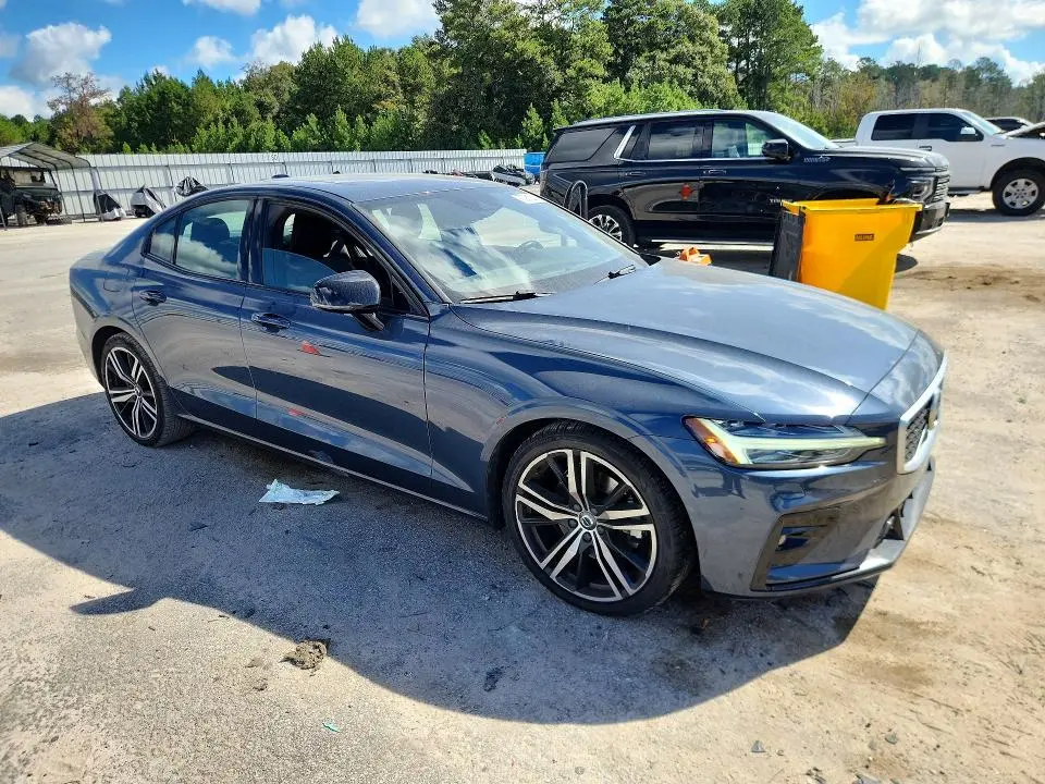 2019 VOLVO S60 T5 R-DESIGN  