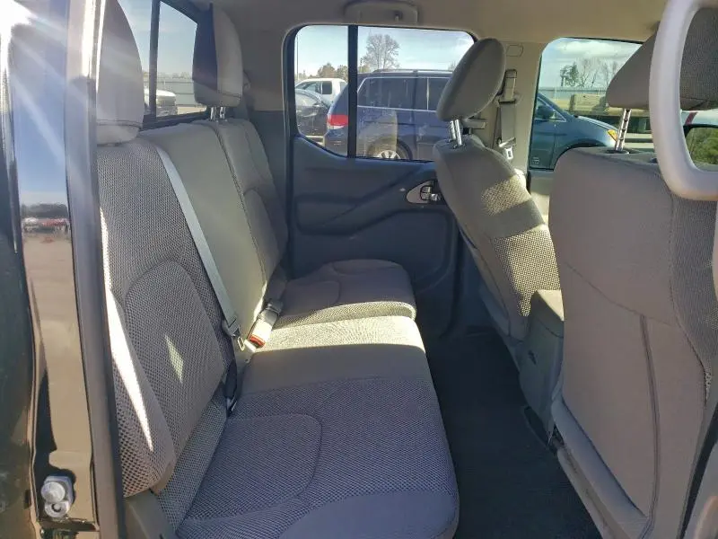 2020 NISSAN FRONTIER S  