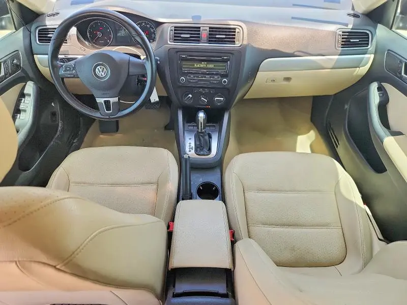 2013 VOLKSWAGEN JETTA SE  