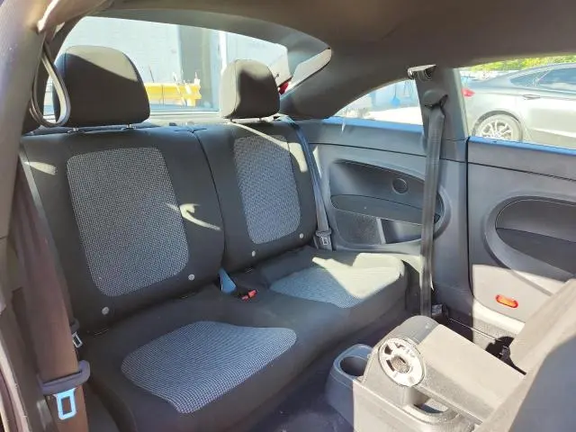 2018 VOLKSWAGEN BEETLE S  