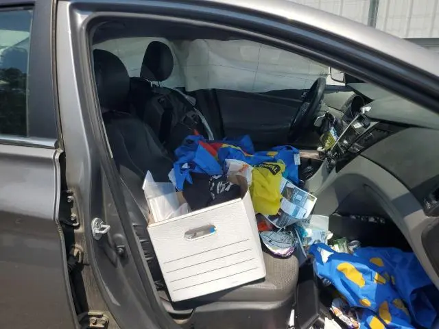 2013 HYUNDAI SONATA SE  