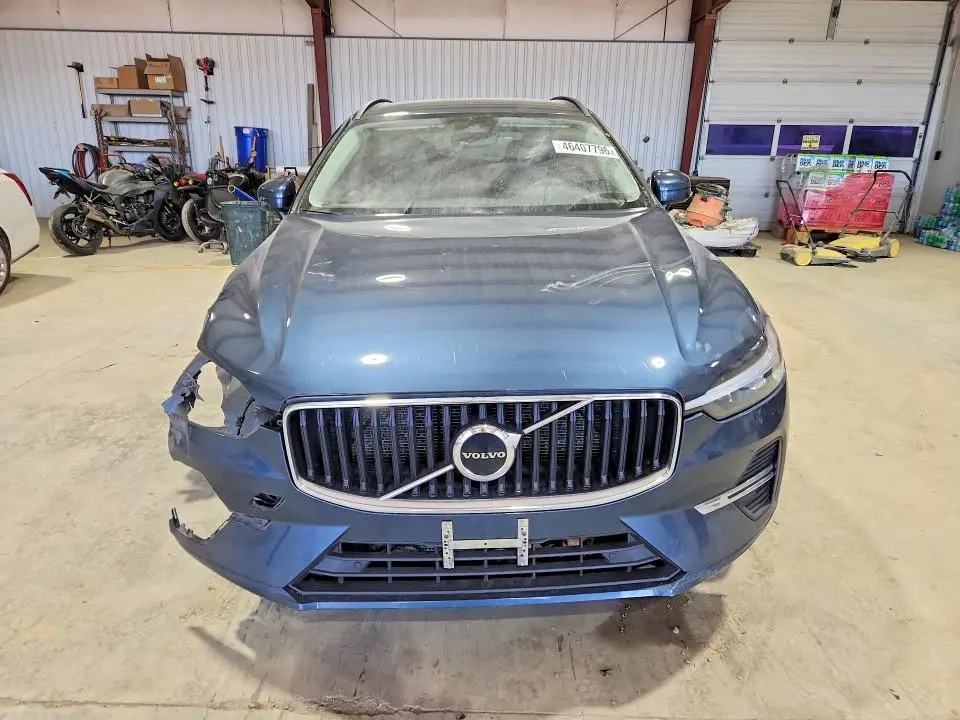 2023 VOLVO XC60 CORE  