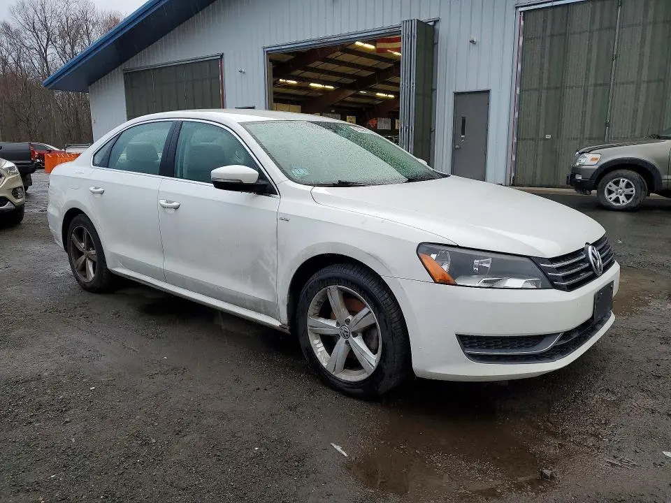 2014 VOLKSWAGEN PASSAT S  