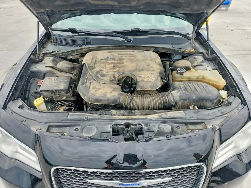 2019 CHRYSLER 300 LIMITED  