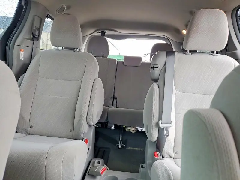 2017 TOYOTA SIENNA LE 8-PASSENGER  