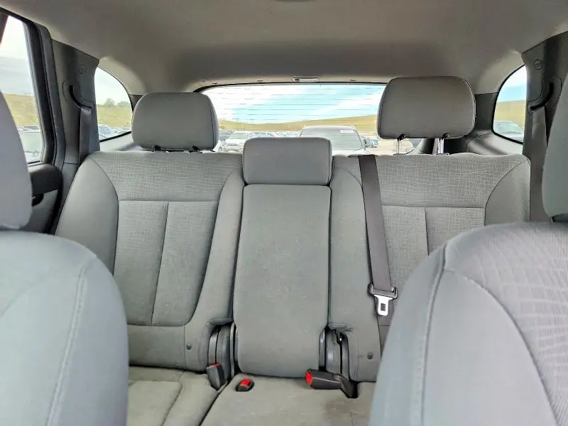 2011 HYUNDAI SANTA FE GLS  